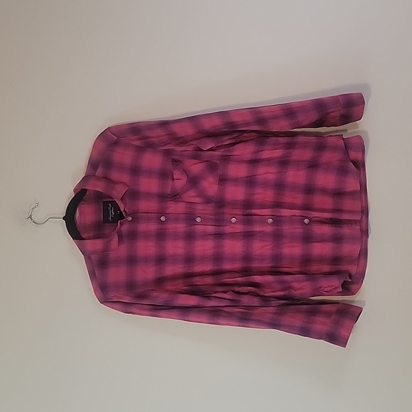 American Eagle Outfitters Tops - American Eagle Outfitters shirt